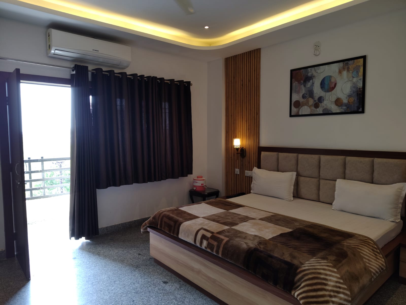 409 VIP ROOM