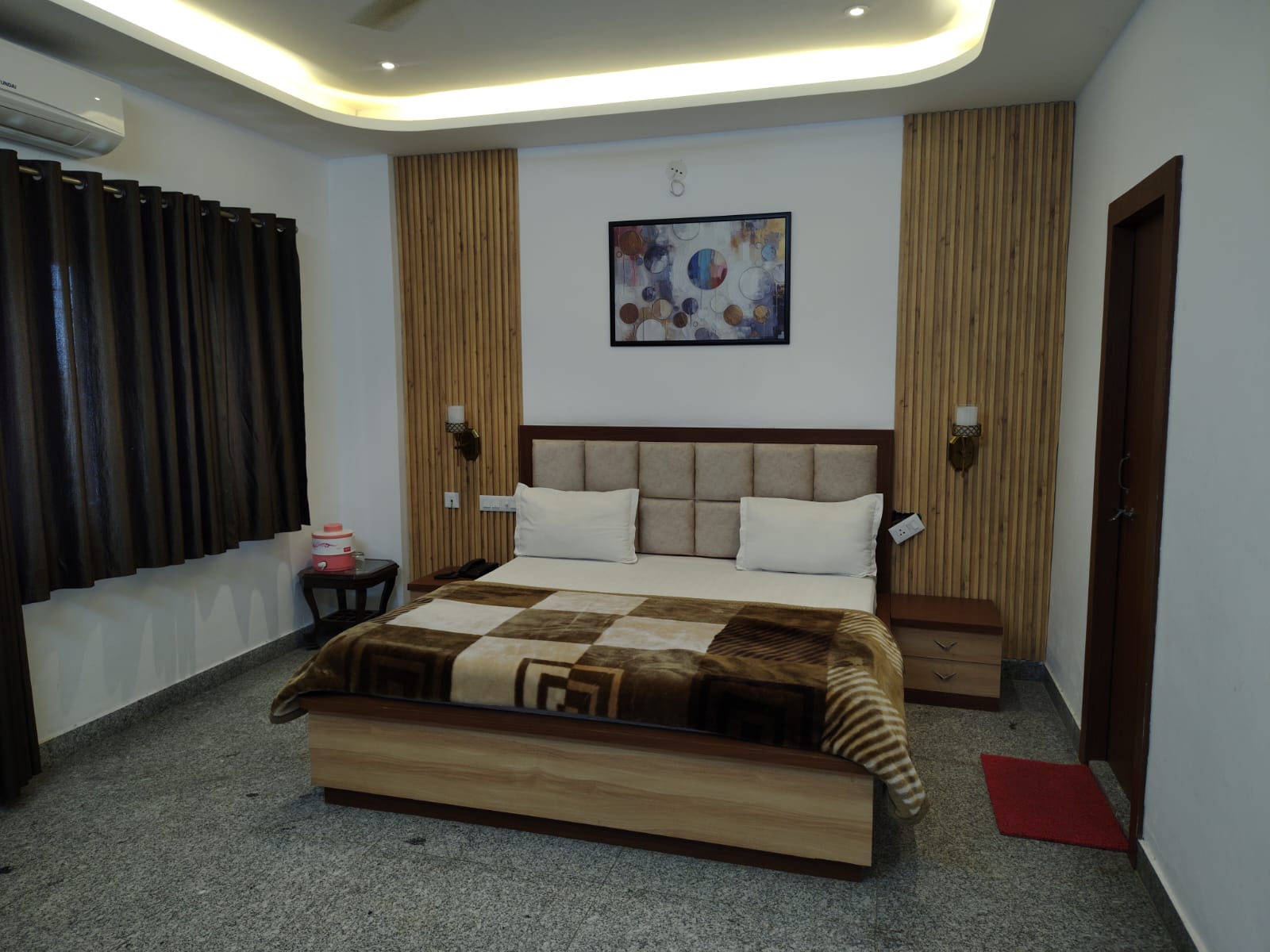 401 VIP ROOM
